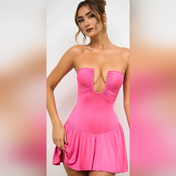 Oh Polly Dresses & Skirts - Oh Polly Hot Pink Strapless Mini Dress